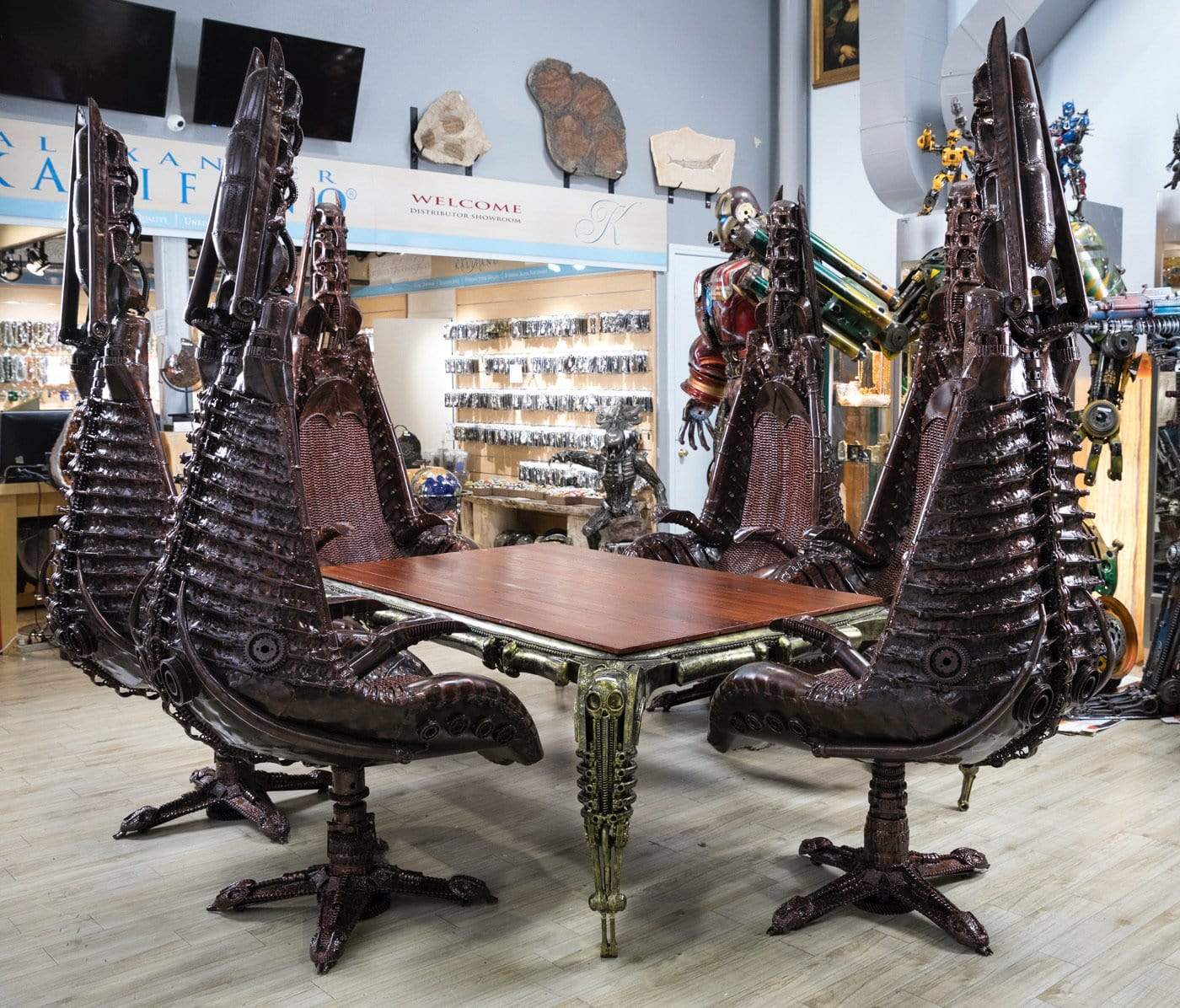 Giger Alien Chair and Table Set - Xformerz