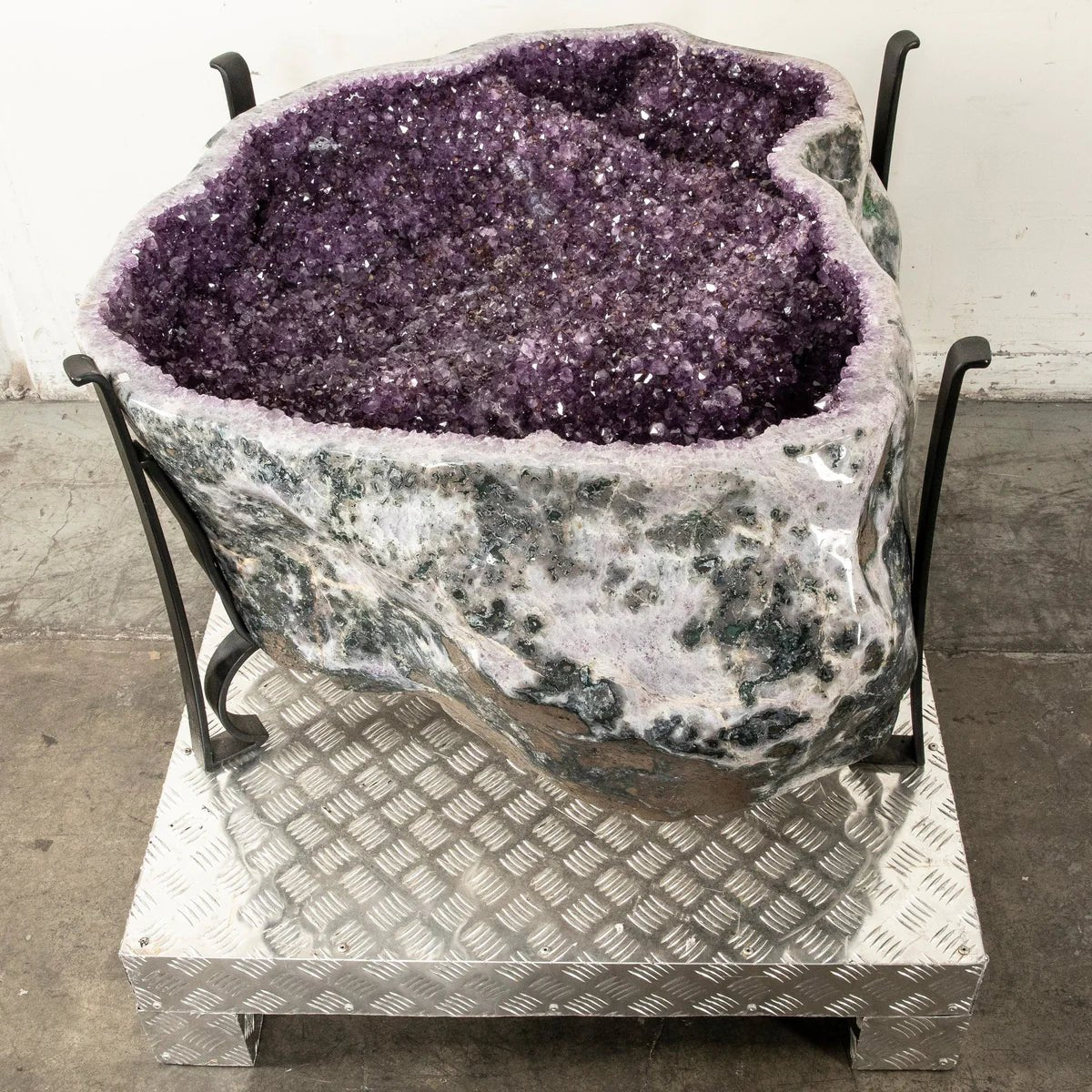 Amethyst Geode - 19 in. 490 lbs - Xformerz