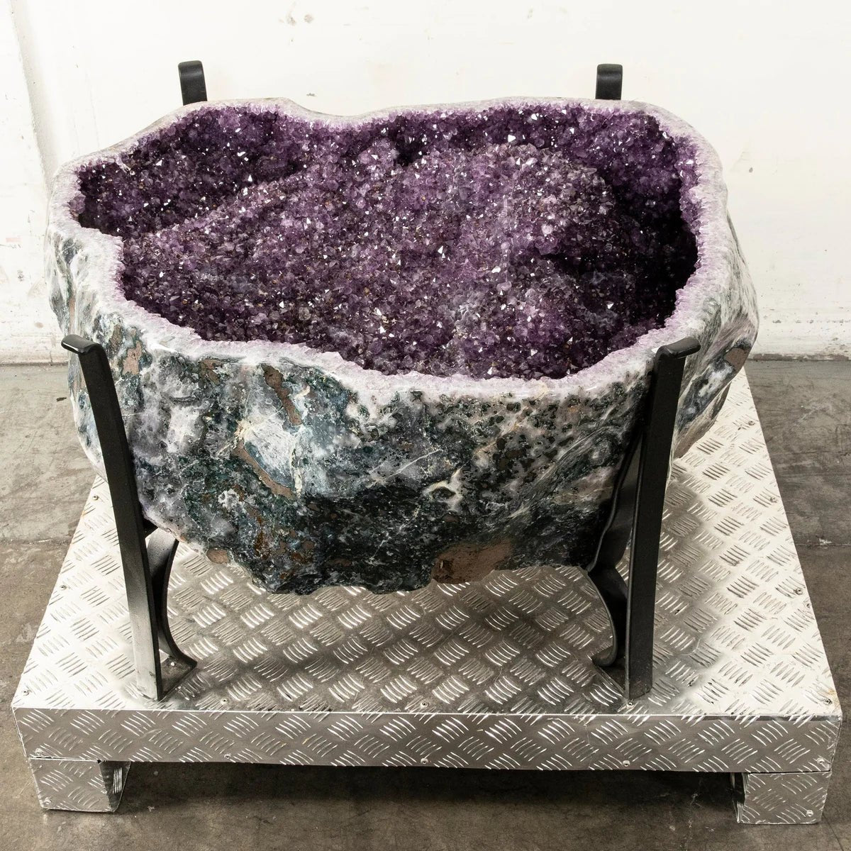 Amethyst Geode - 19 in. 490 lbs - Xformerz