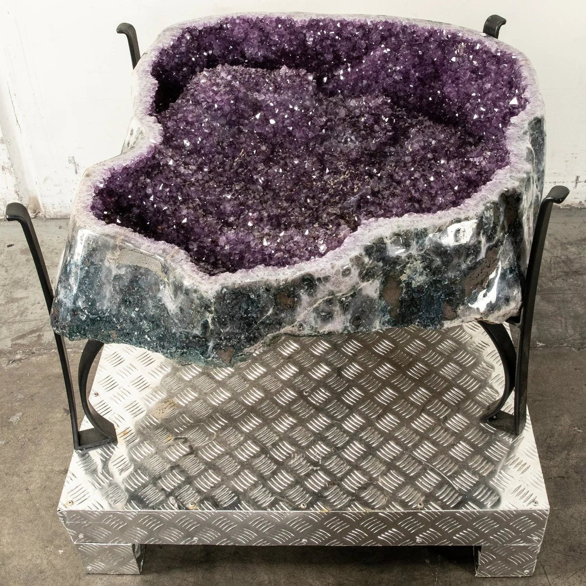 Amethyst Geode - 19 in. 490 lbs - Xformerz