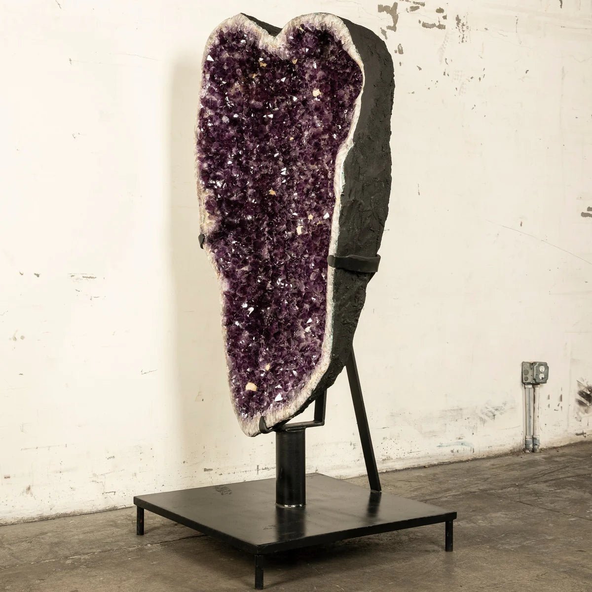 Amethyst Geode - 73 in. 719 lbs - Xformerz