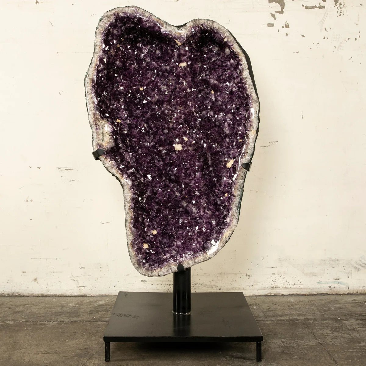 Amethyst Geode - 73 in. 719 lbs - Xformerz