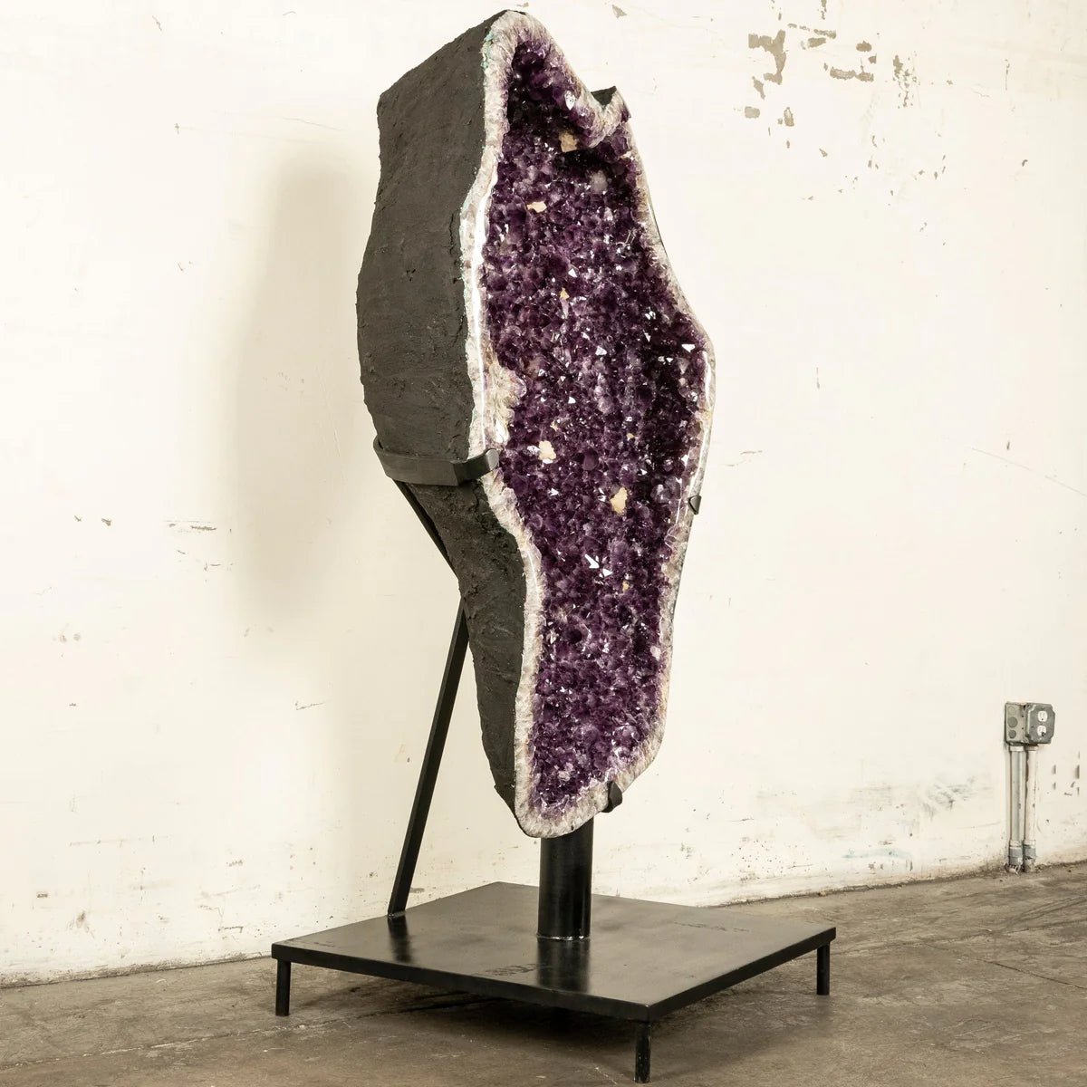 Amethyst Geode - 73 in. 719 lbs - Xformerz