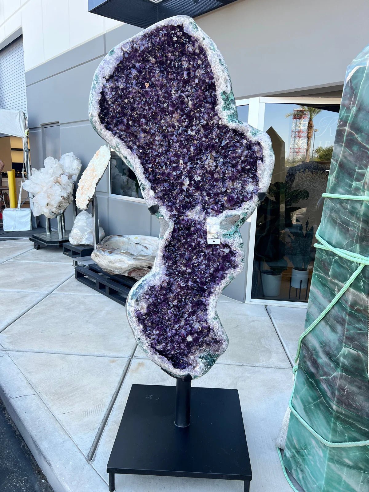 Amethyst Geode - 81 in. 512 lbs - Xformerz